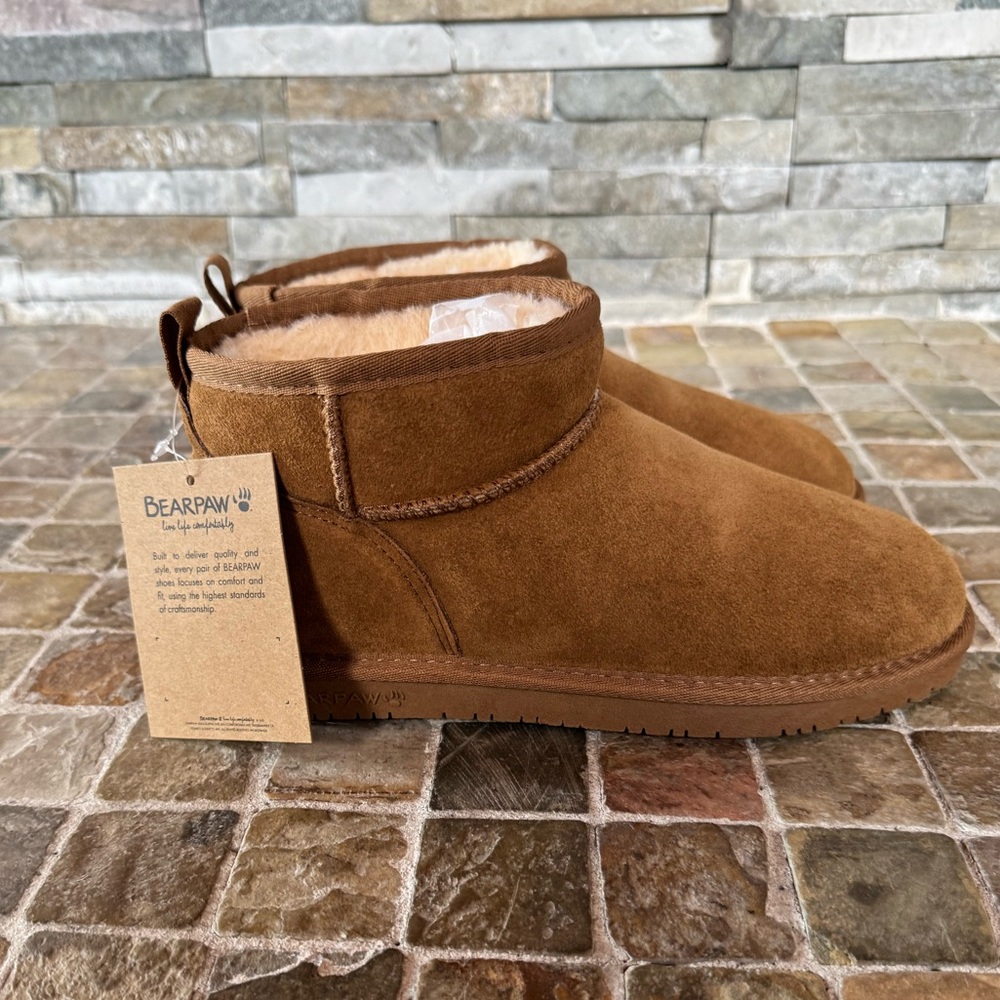New in box Bearpaw Tan Suede Boots - Picture 1 of 8